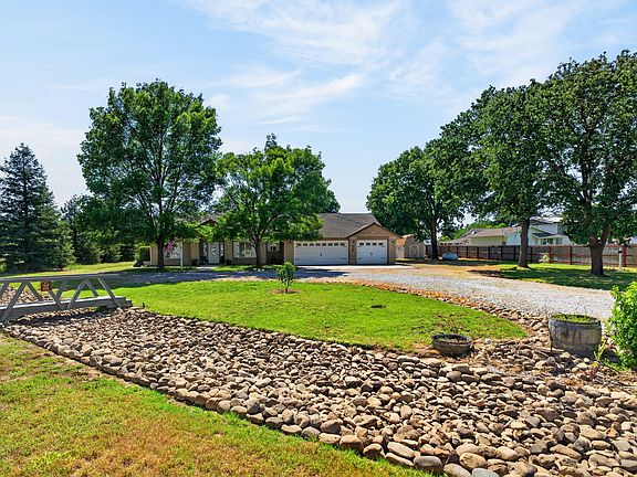 4th image of 19395 Plateau Dr