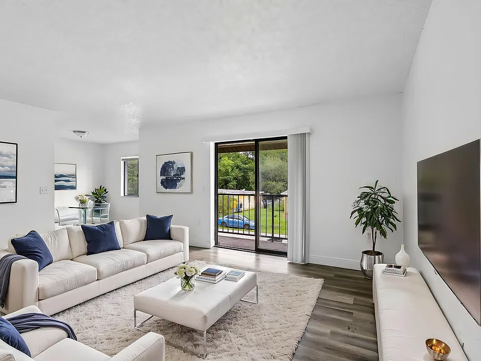 Rio Pines Apartments