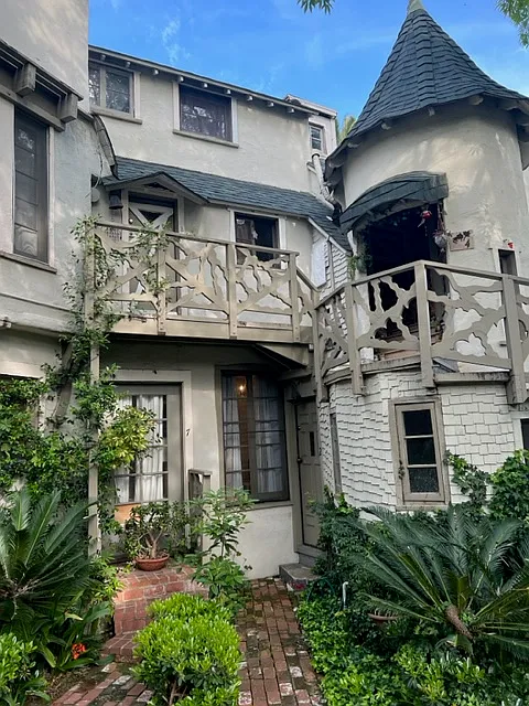 Studio, 450 sqft, $1,695 — Photo 1