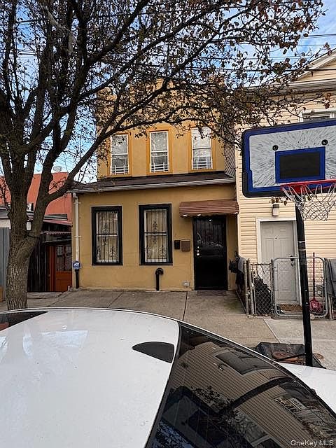1st image of 1011 Hemlock Street