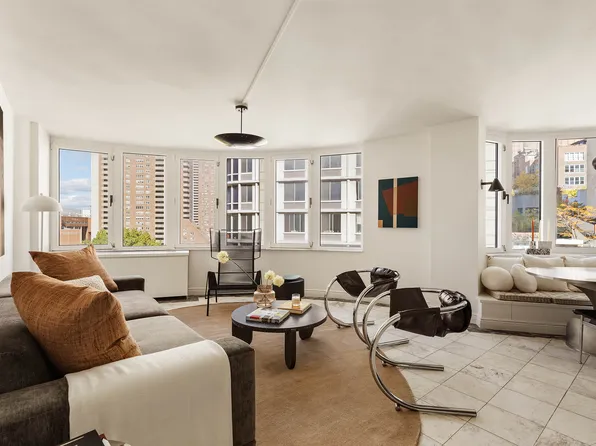 295 Greenwich Street image 1 of 21