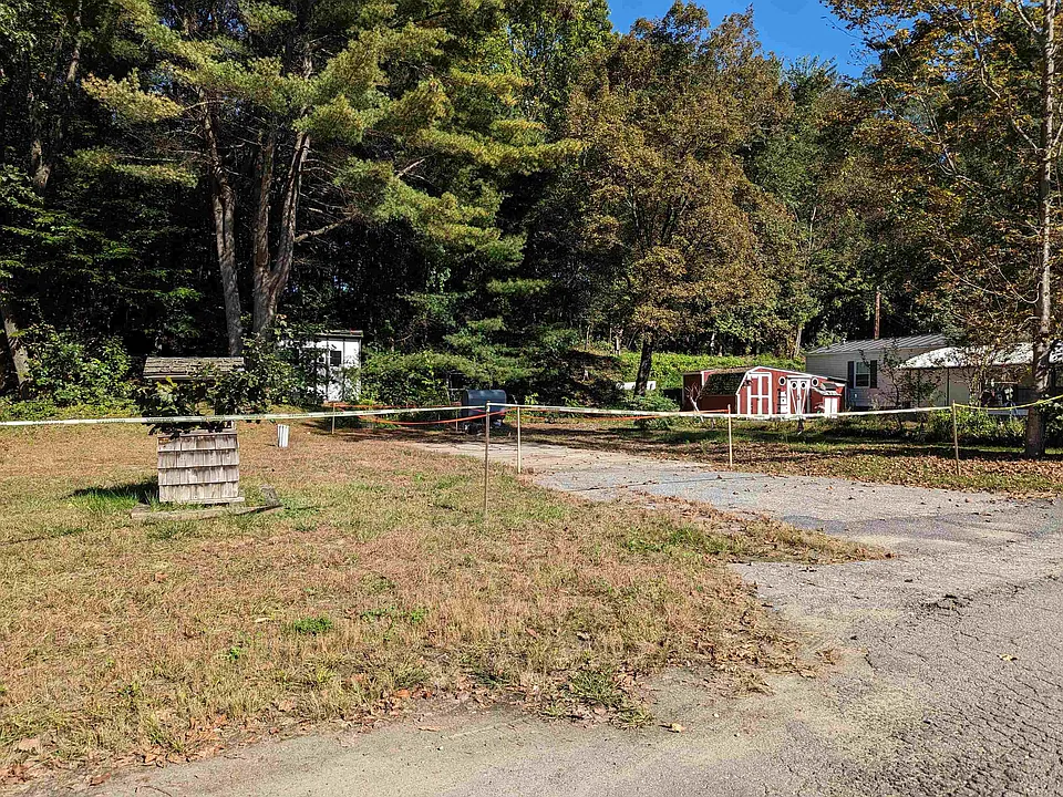 14 Lower Landing Rd