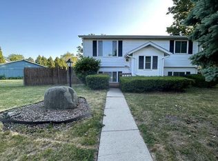 6433 N 103rd Ct, Milwaukee, WI 53224