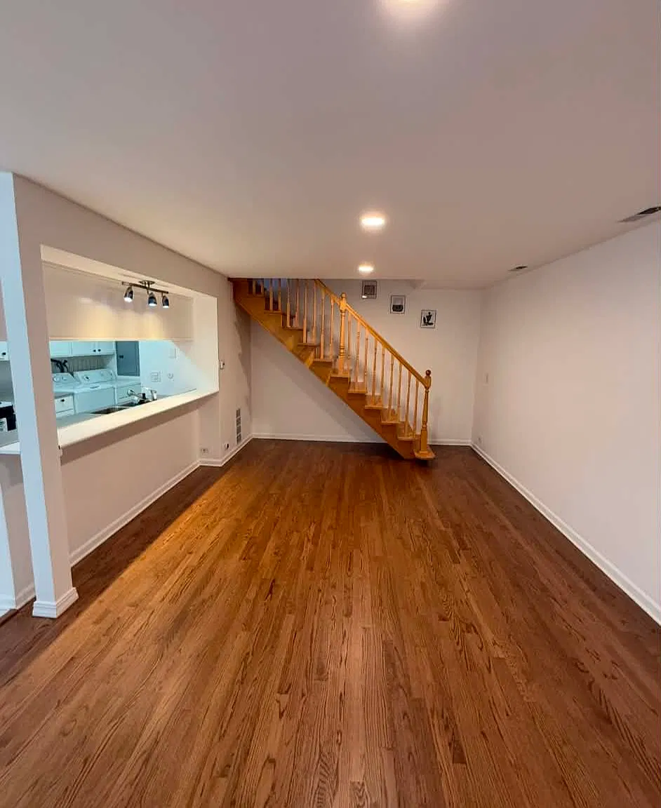 2 bed, 1000 sqft, $2,300 — Photo 3