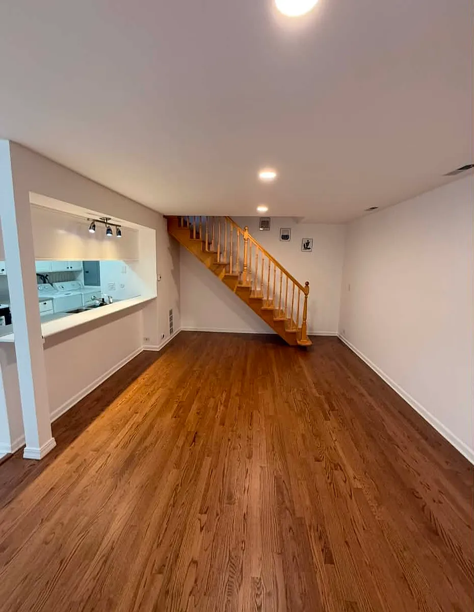 Building Photo - 1055 Cove Dr