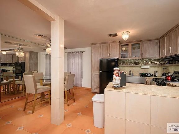3rd image of 706-1 Continental Dr #706-1