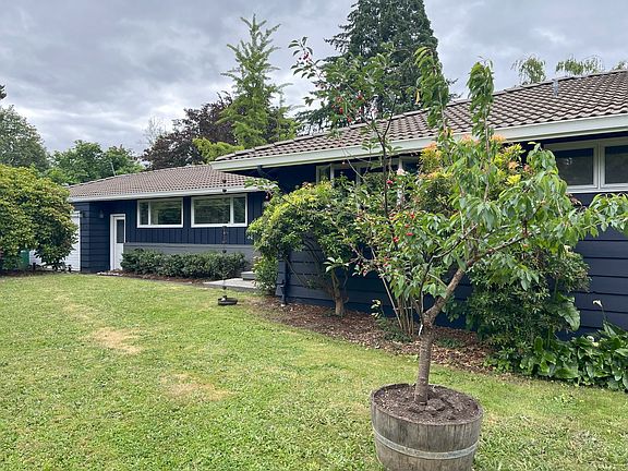 3rd image of 3800 SE Licyntra Ln