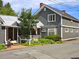 17 High St APT 2, Woodstock, VT 05091