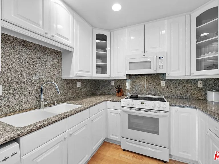 1515 S Beverly Dr #202 — Photo 9