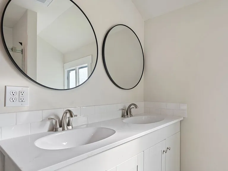 727 NW Georgia Ave — Photo 12