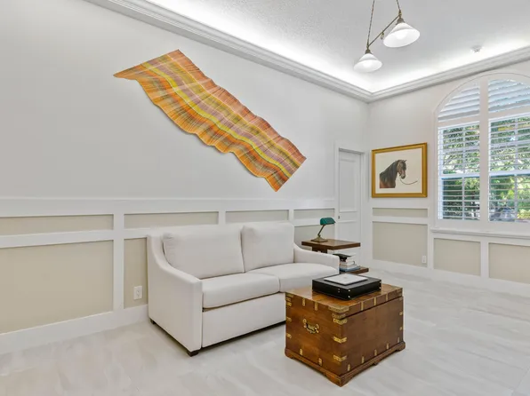 112 N Village Way, Jupiter, FL 33458