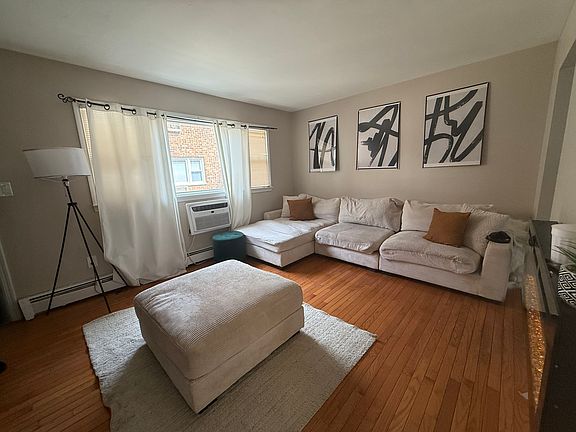 3rd image of 516-523 Franklin Ave #3A