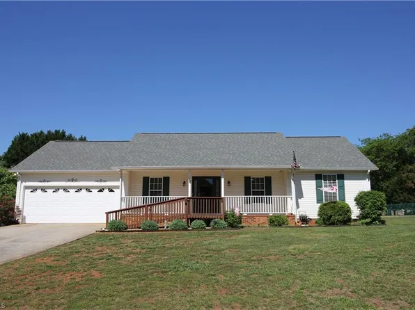 129 Polaris Dr, Mocksville, NC 27028
