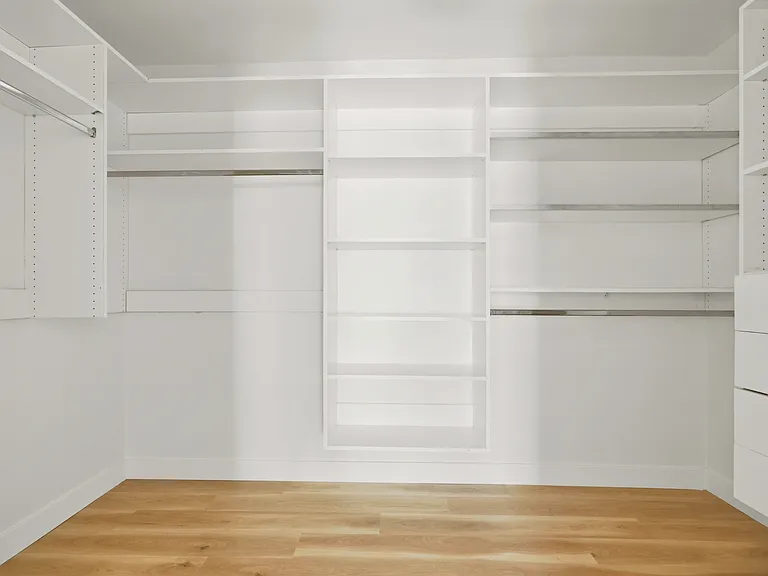 #GuardianRealty 3007 La Mesa Dr 1 story mid-centry modern henderson rental home luxury bedroom custom walkin closet_07102026