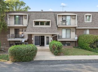 258 E Bailey Rd APT D, Naperville, IL 60565