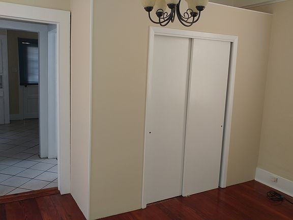 2nd image of 1909 Dauphine St