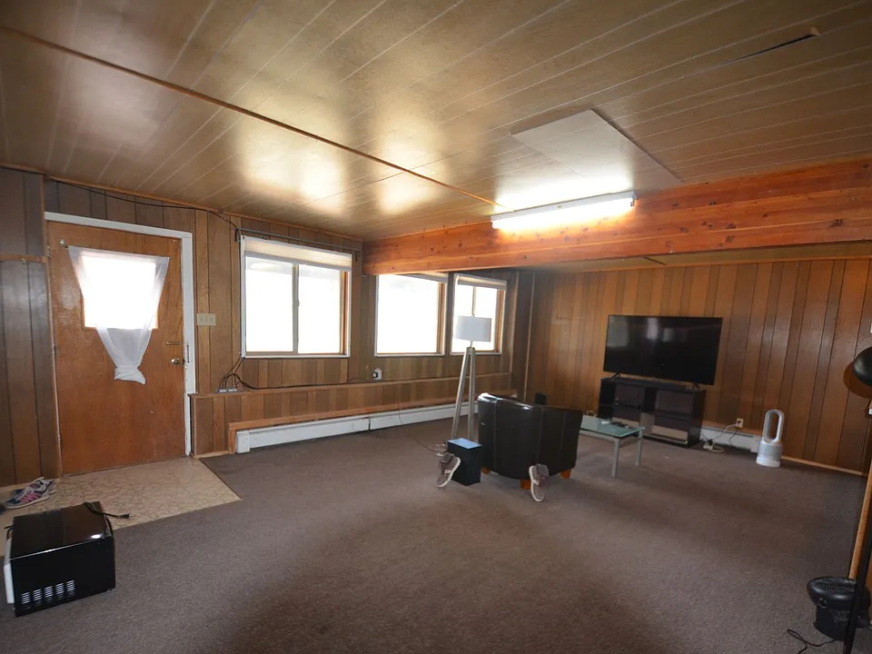 782 Shekel Ln