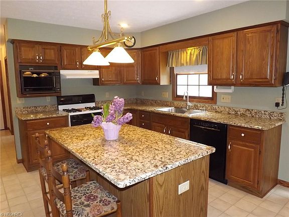 2nd image of 13178 Maple Brook Trl