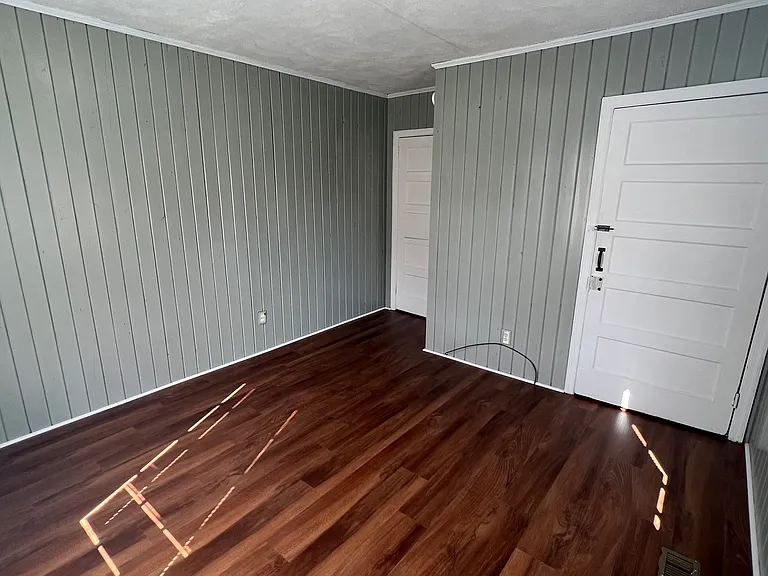 1010 Lynch St — Photo 11