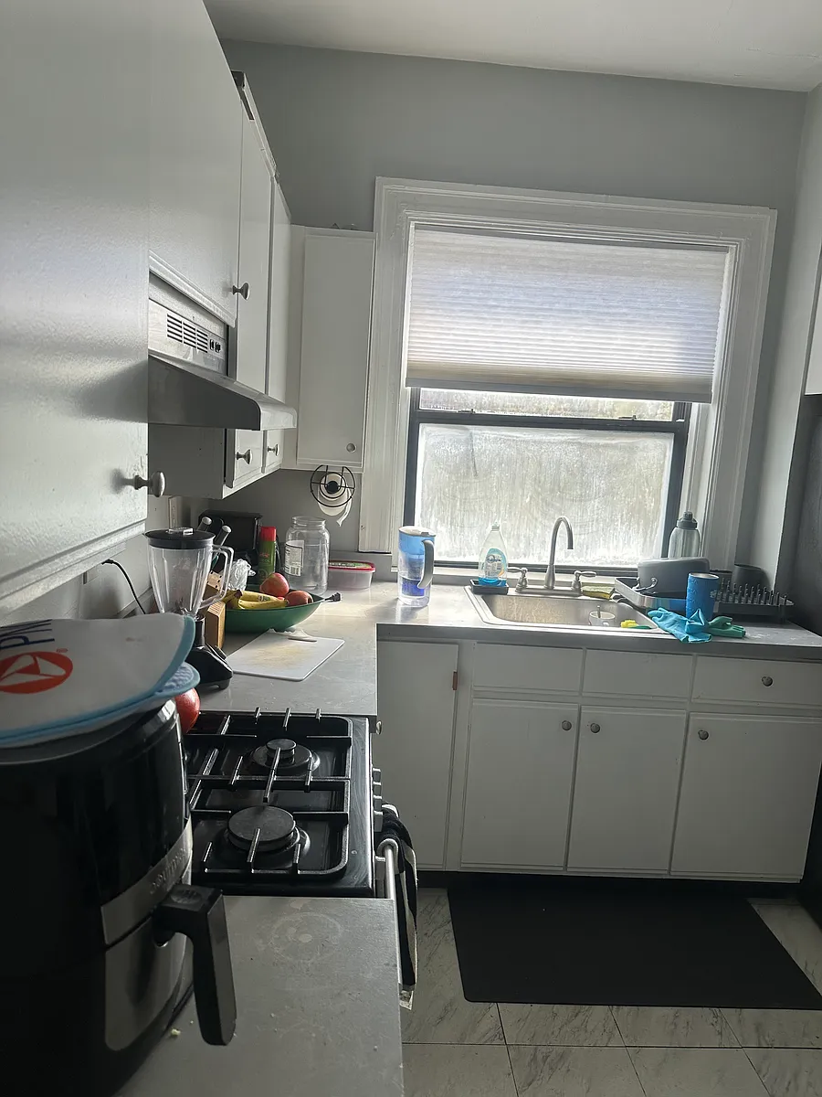 Building Photo - 251 S Saint Clair St #10
