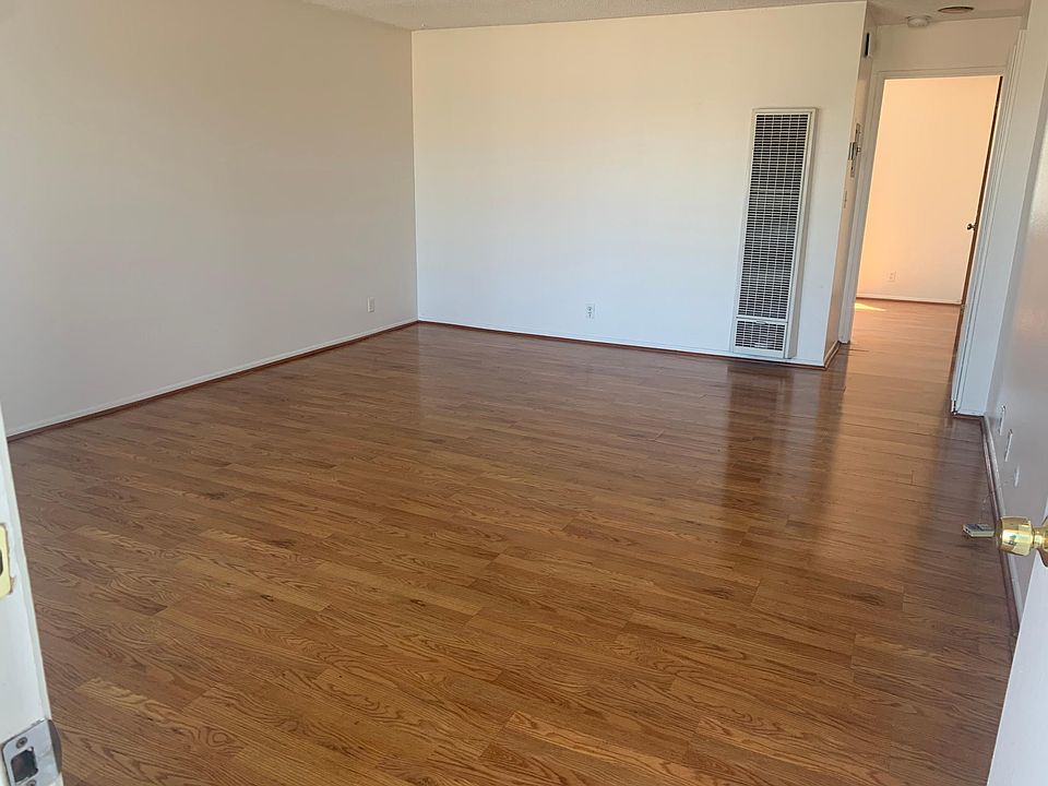 1st image of 13235 Kornblum Ave #3