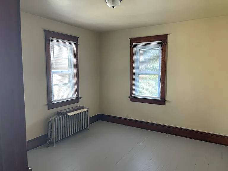 637 Montclair Ave — Photo 8