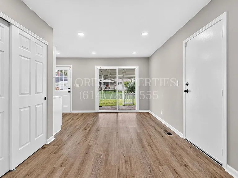 1300 Evaline Dr — Photo 18