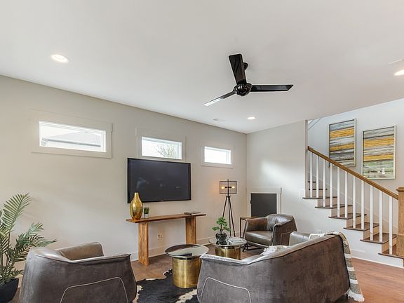 5th image of 226 Croleywood Ln