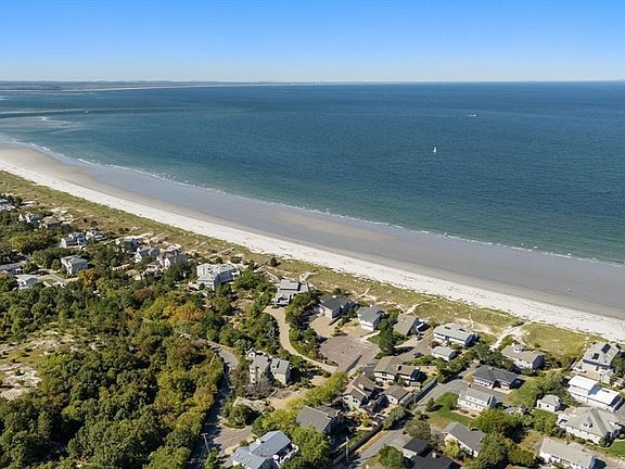 5th image of 7 Sea Fox Ln