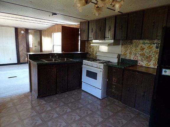 2nd image of 553 Hazel Dr