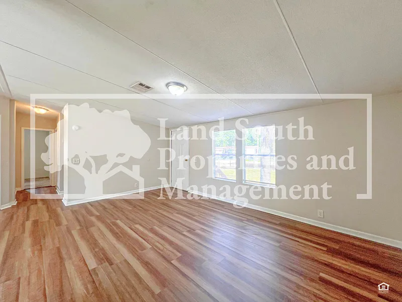 4 bed, 2.0 bath, 1056 sqft, $1,700 — Photo 3
