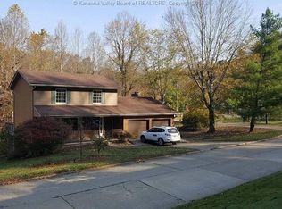 109 Brierwood Dr, Hurricane, WV 25526