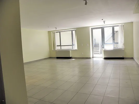 Rented by Evergreen Apartments BK | media 7