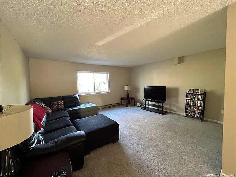 35 Ruth St #34 — Photo 10