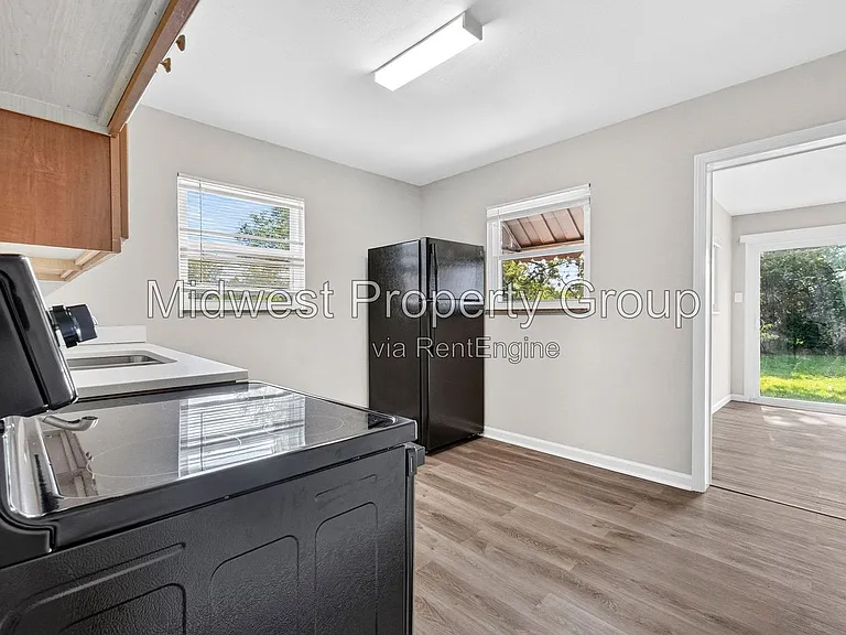 1237 Fairview Ave — Photo 6