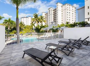 460 Launch Cir APT 202, Naples, FL 34108