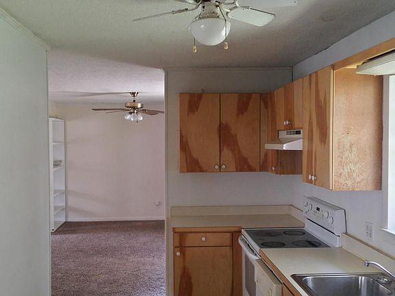 4th image of 261 Rogers Dr