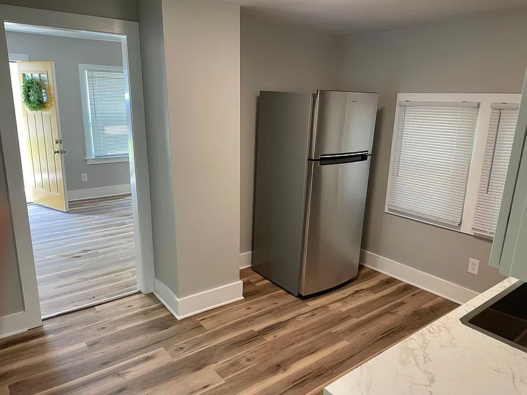 1614 Martin Ave — Photo 11