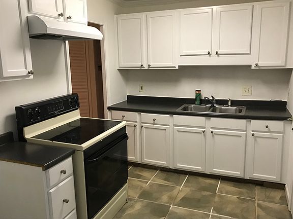3rd image of 647 Rufus Henderson Dr
