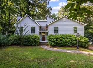 5825 Stonehaven Dr NW, Kennesaw, GA 30152