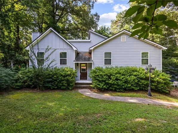 5825 Stonehaven Dr NW, Kennesaw, GA 30152