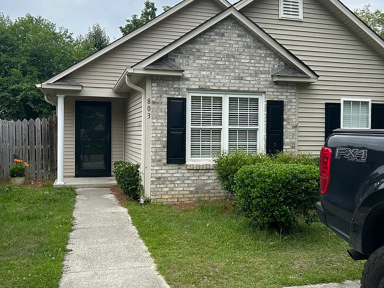 803 Grathwol Dr — Photo 2