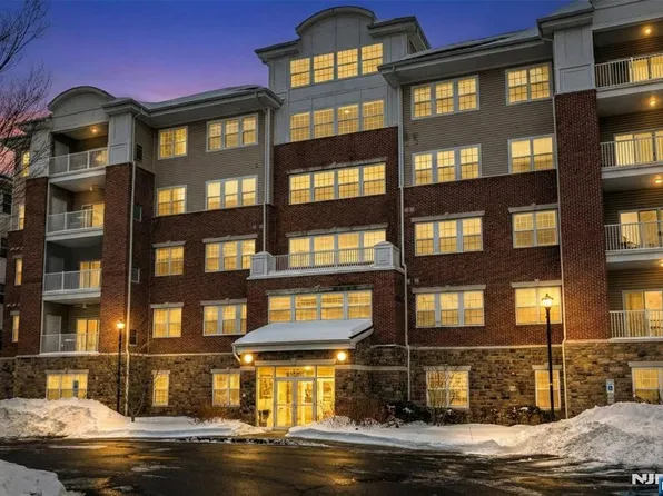 10123 Warrens Way, Wanaque, NJ 07465