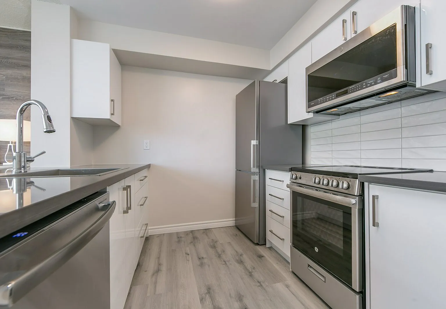 1 bed, 500 sqft, $2,300 — Photo 3