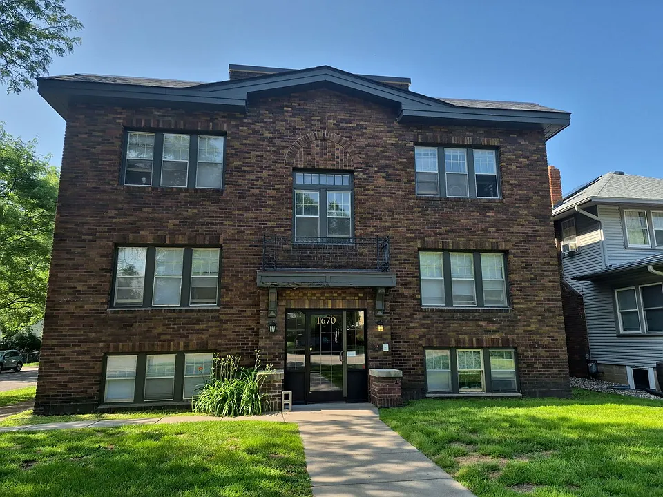 1670 Marshall Ave