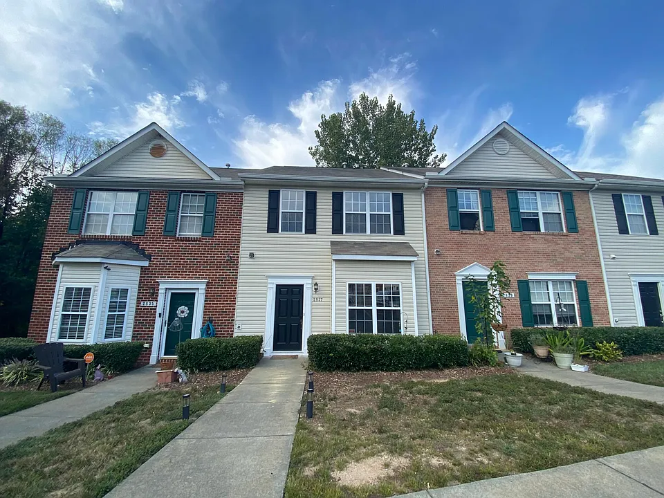 2837 Gross Ave