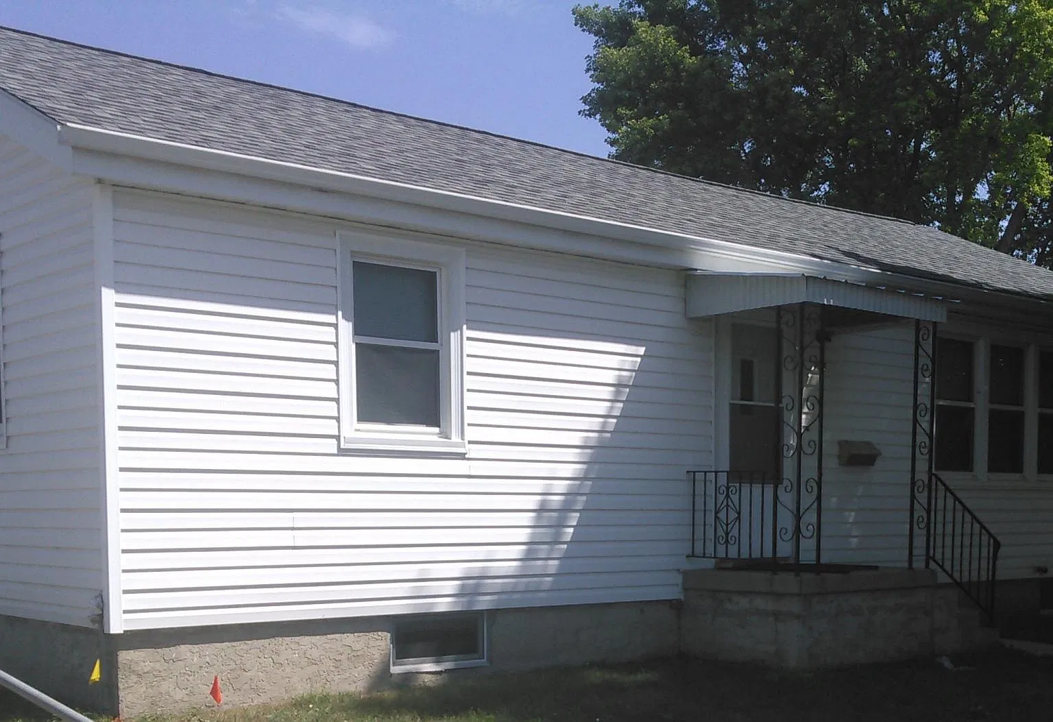 3 bed, 2000 sqft, $1,400 — Photo 1