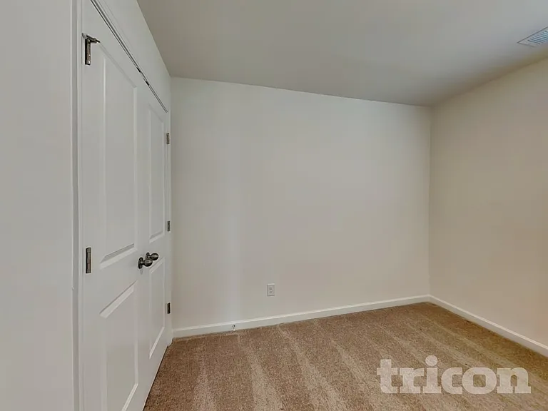 2448 Lennox Rd SE — Photo 12