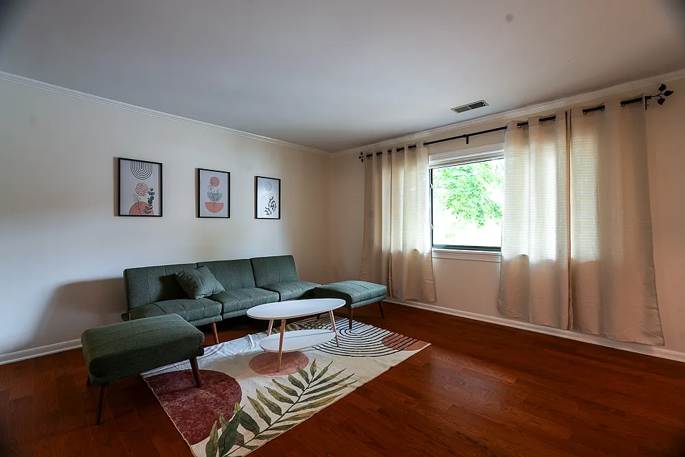 1 bed, 1.5 bath, 800 sqft, $775 — Photo 1