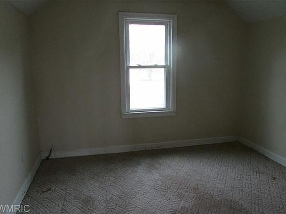 4th image of 214 S Laird St